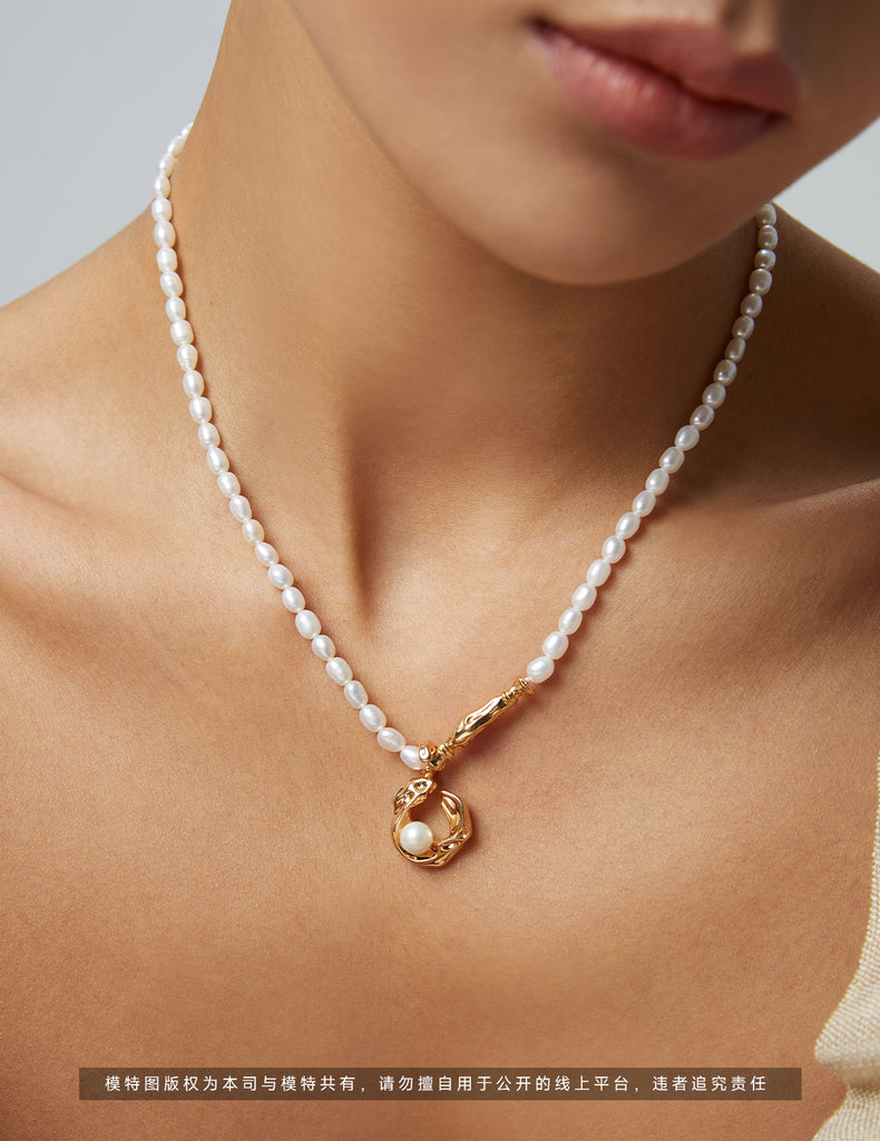 pearl necklace